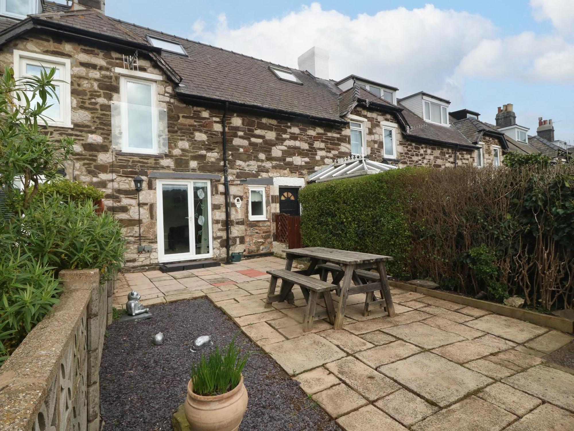 Platform 13 Railway Cottage Llandudno Junction Exterior photo